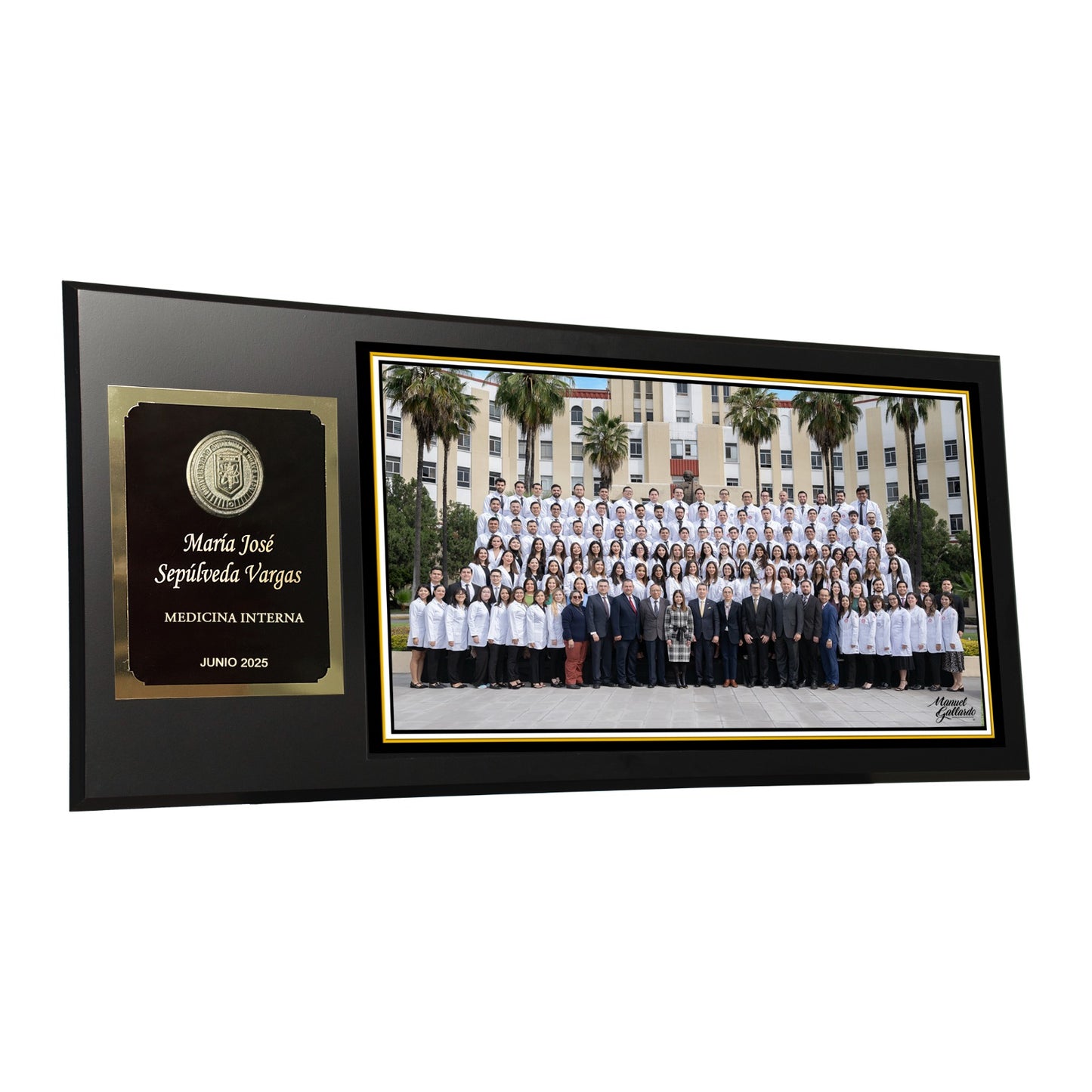 Modelo 31 - Foto 11x20” con placa negra personalizada, logo realzado y base negra