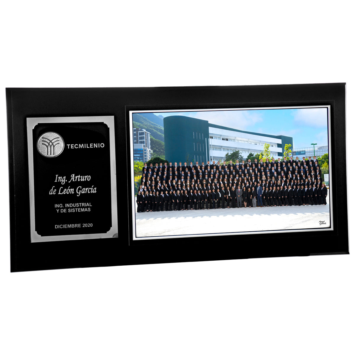 Modelo 35 - Foto 9x15" con placa negra personalizada, logo realzado plateado y base negra