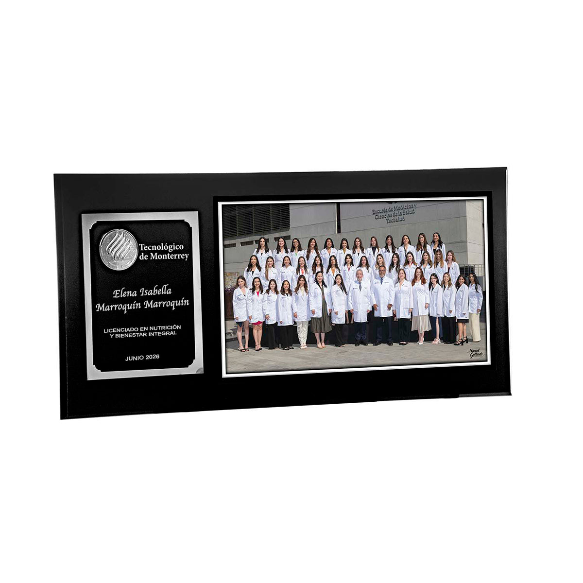 Modelo 35 - Foto 9x15” con placa plateada personalizada, logo realzado y base negra