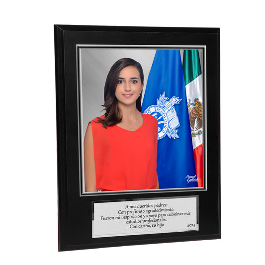 Modelo 34 -  Foto 7x8" con placa de agradecimiento plateada y base negra