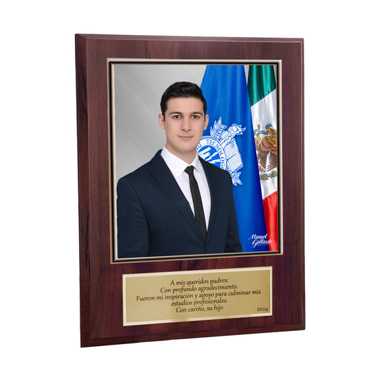 Modelo 36 -  Foto 7x8" con placa de agradecimiento dorada y base café