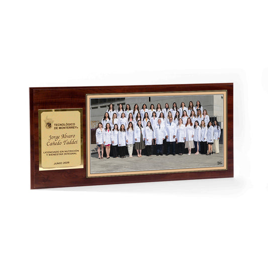 Modelo 1 - Foto 11x20” con placa dorada personalizada y base café