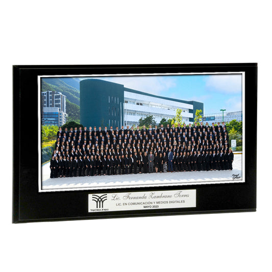 Modelo 20 - Foto 9x17” con placa plateada personalizada y base negra